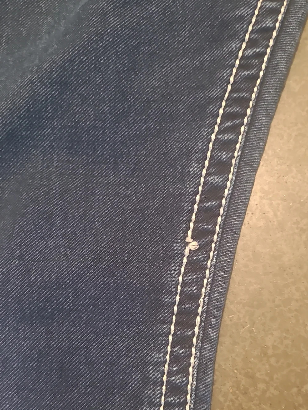 VINTAGE TRUE RELIGION HIGH RISE JEANS - Picture 11 of 13